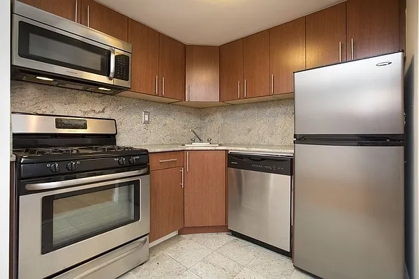 Rented by REAL New York | media 19