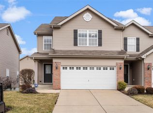 814 Foxgrove Dr, Fairview Heights, IL 62208