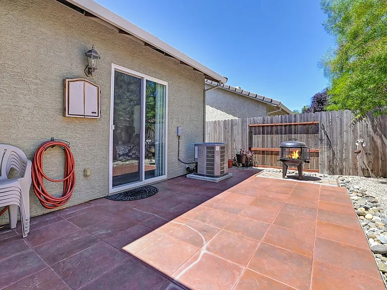 1669 Calabasa Dr — Photo 26