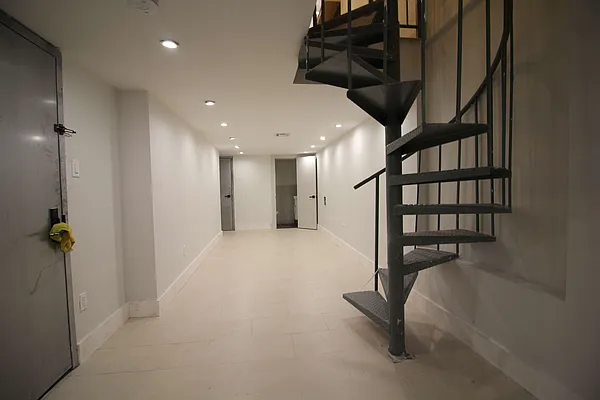 Rented by Nooklyn NYC LLC | media 35