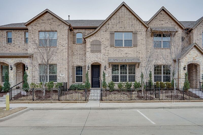 1st image of 6217 Rainbow Valley Pl