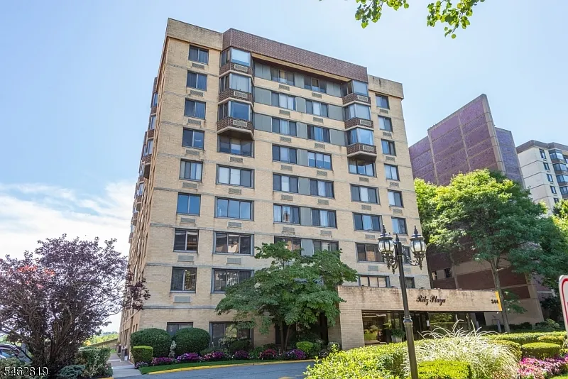 2 bed, 2.0 bath, $3,000 — Photo 1