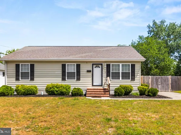 612 W 8th St, Laurel, DE 19956