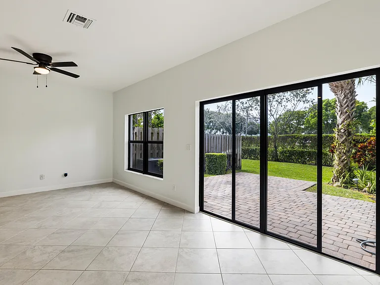 4648 Silver Saw Ln — Photo 10