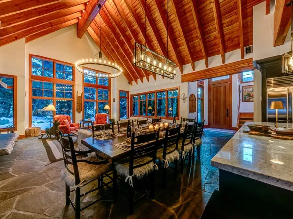 3205 Archibald Way, Whistler, BC V8E 0B8