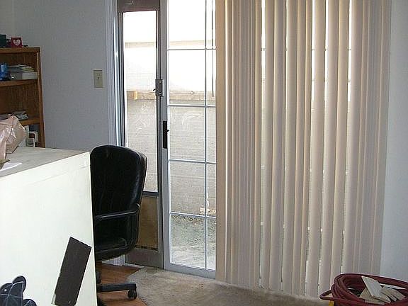 Room downstairs w/sliding door