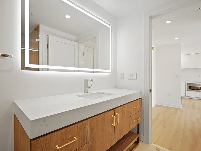 1188 King St #103 — Photo 22