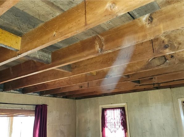 3970 Parklane Dr, Conneaut, OH 44030