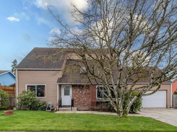 742 Harmony St, Lebanon, OR 97355