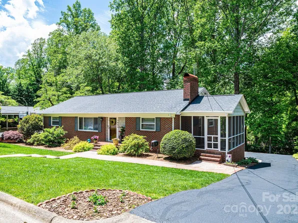 1602 Brentwood Dr, Newton, NC 28658