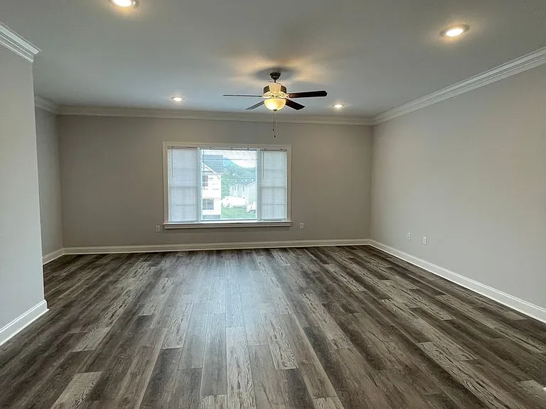 1194 Bluemoon Dr — Photo 9