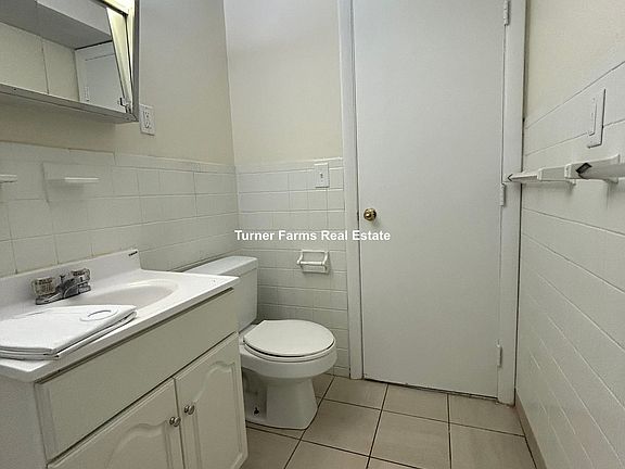 5th image of 1144B Commonwealth Ave #25
