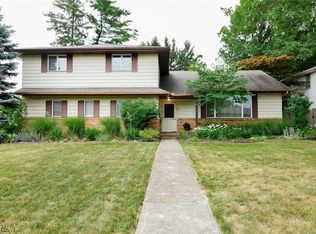 1825 Aldersgate Dr, Lyndhurst, OH