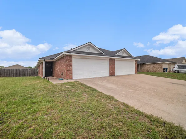208 Robin St, Crowley, TX 76036
