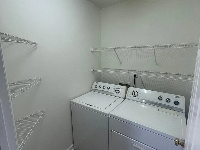 601 Groveton Trl — Photo 10