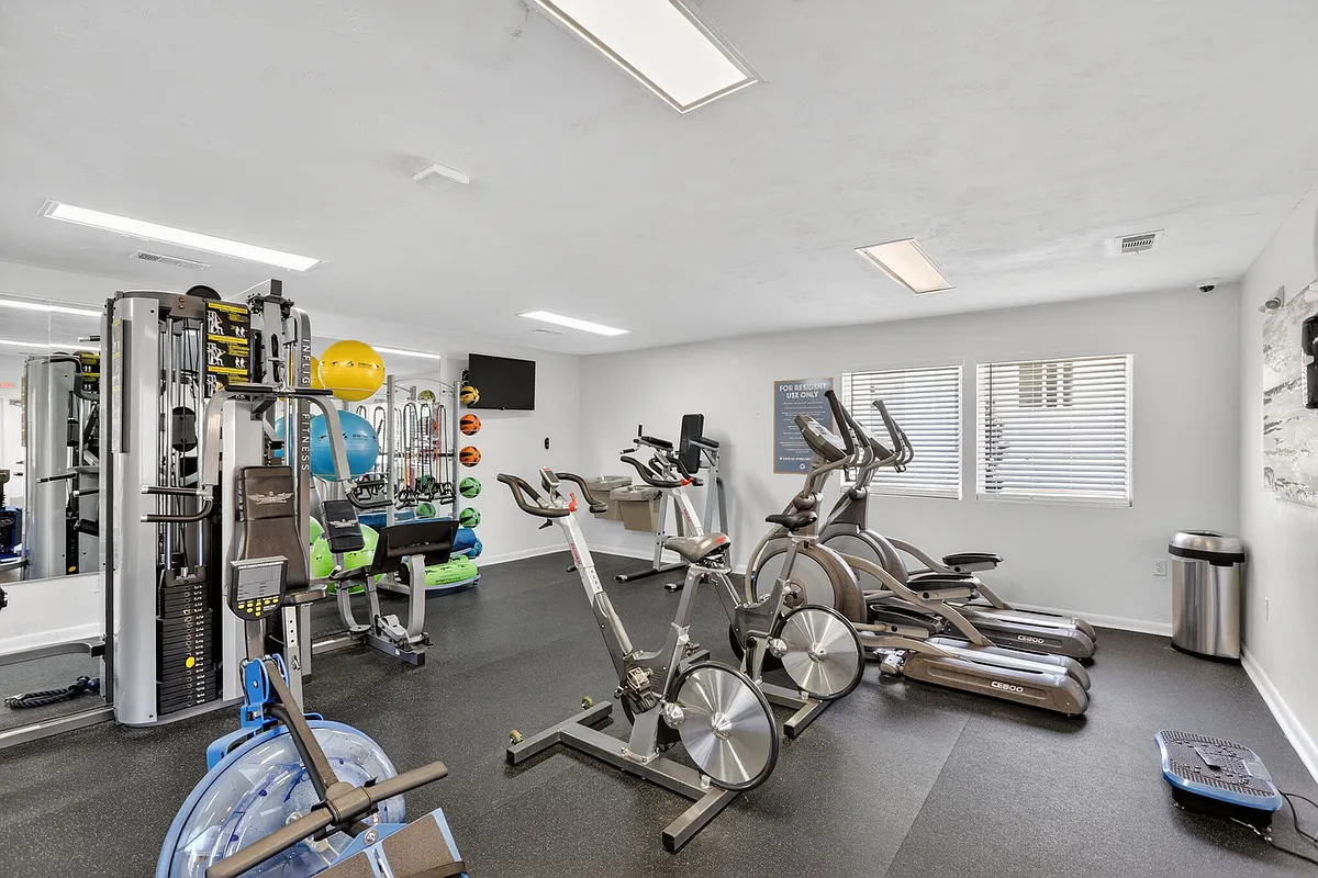 Achieve Your Fitness Goals at Seminole Flatts' Fully Equipped Gym - Seminole Flatts