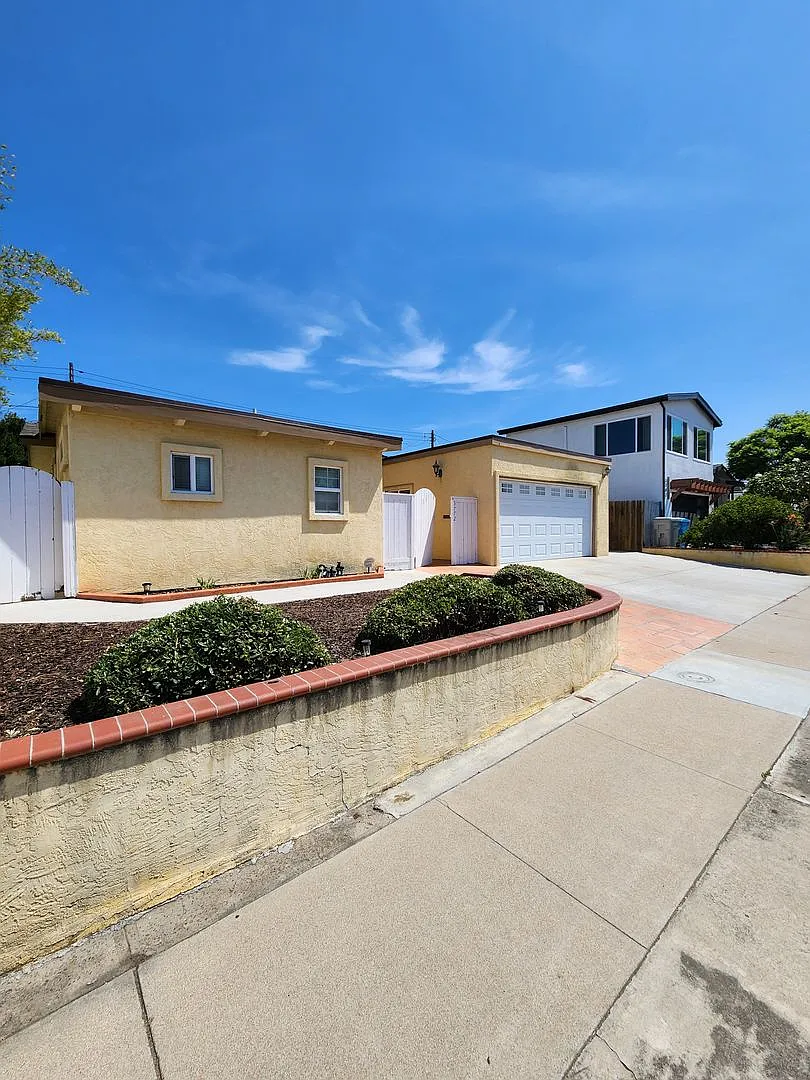 Single Story 4 Bedroom House in Clairemont/Bay Park — Photo 1