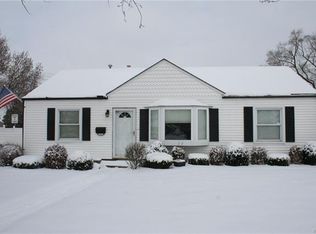 19601 Frazho Rd, Roseville, MI 48066