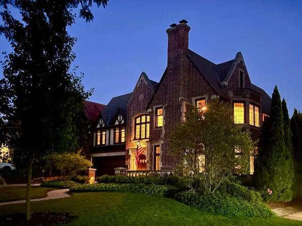 2703 East Newton AVENUE, Shorewood, WI 53211