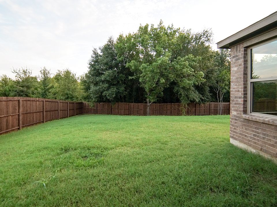 2nd image of 2821 Megan St
