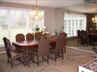 11620 Forest View Dr, Chardon, OH 44024