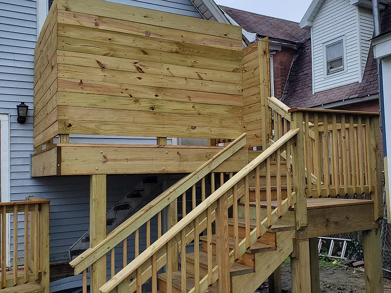 712 E 10th St #1/2 — Photo 2