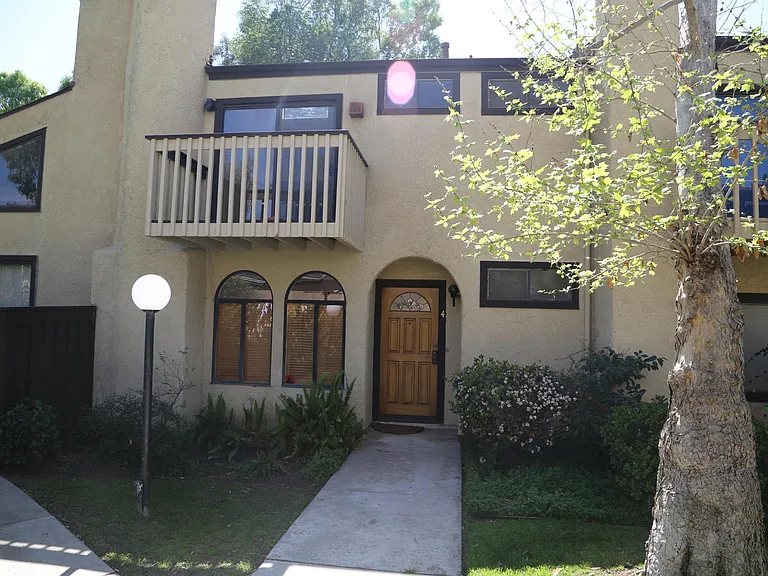 6738 Encino Ave #4 — Photo 2
