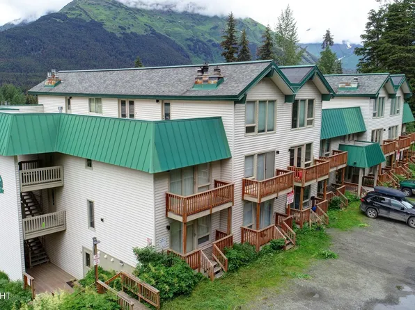 125 White Pass Ln APT 800, Girdwood, AK 99587