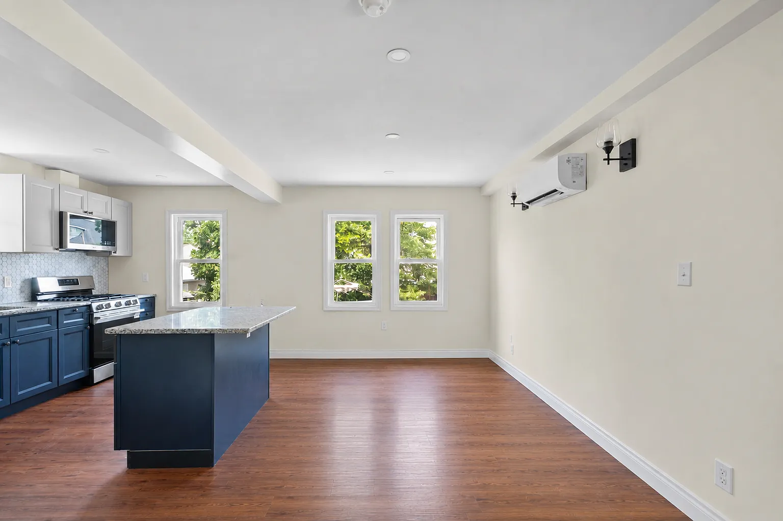 2 bed, 1617 sqft, $3,200 — Photo 4