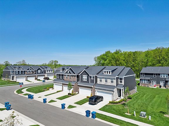 2nd image of 2808 Fairgrove Crescent Drive