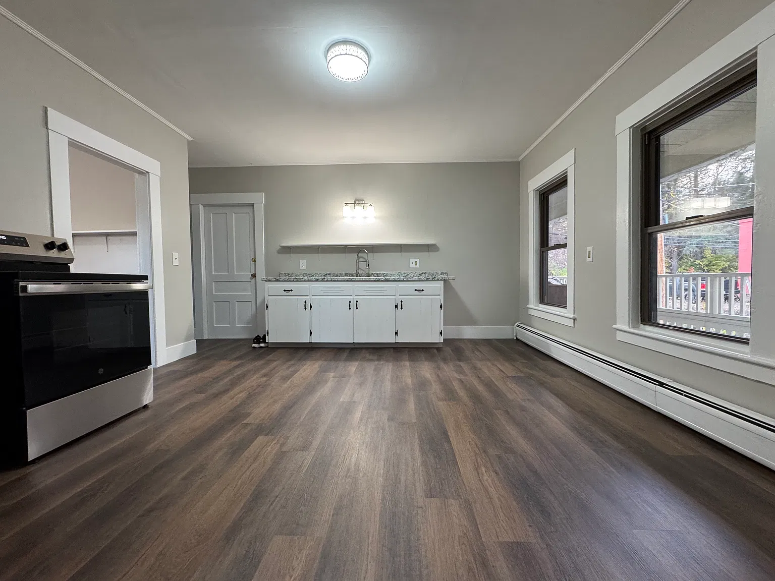 2 bed, 1000 sqft, $1,600 — Photo 1