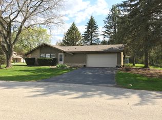 991 Marquette Rd, Hartland, WI 53029