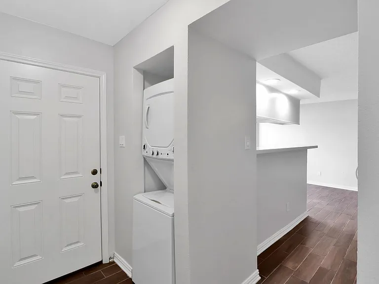 7047 Bissonnet St #117 — Photo 9