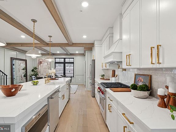 5th image of 7519 Ridge R Ave #304