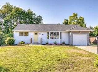 37 Walter Ct, Commack, NY 11725