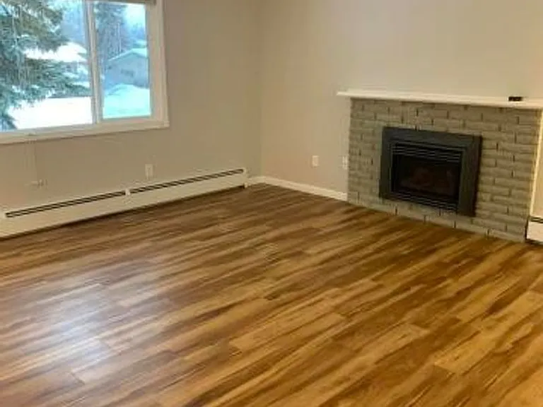 4010 Crosson Dr — Photo 8