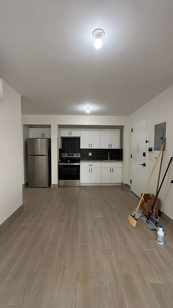 2 bed, $2,800 — Photo 1