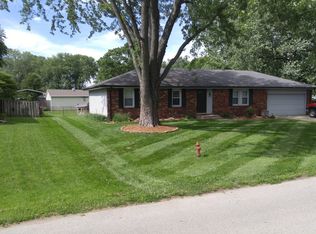 7303 S Artesian Dr, Columbus, IN