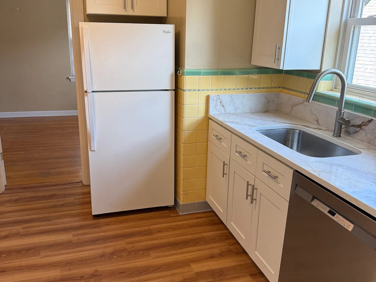 1 bed, 800 sqft, $1,395 — Photo 2