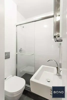 Rented by Bond New York | media 19