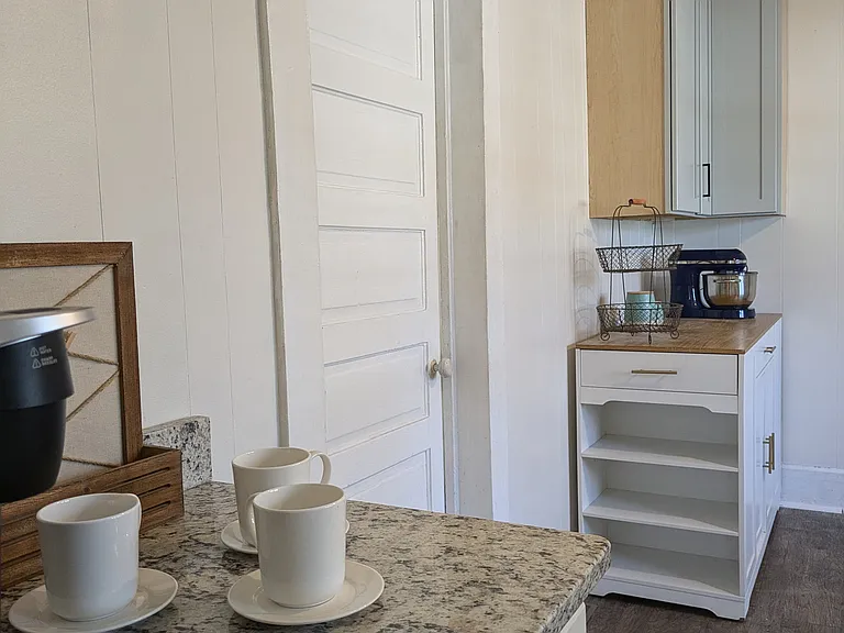 219 E Pressley Ave — Photo 17
