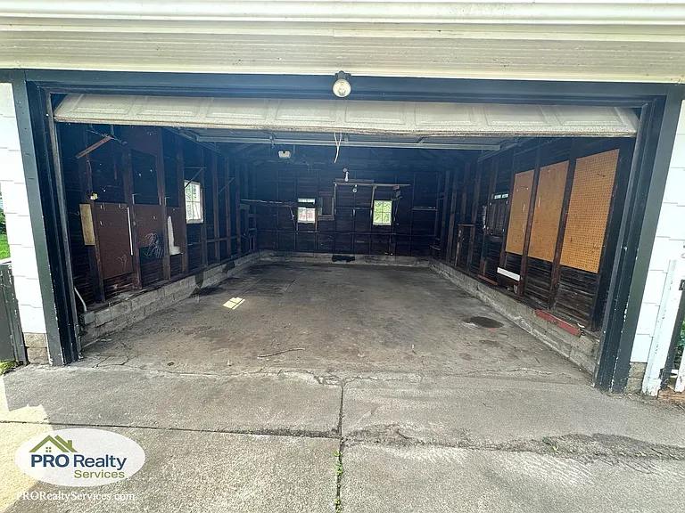 954 Ivy Ave E — Photo 24