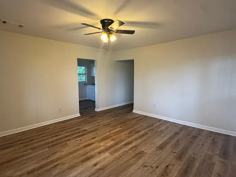 2204 Barnhill Rd — Photo 4