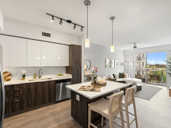 ArtSquare at Hallandale