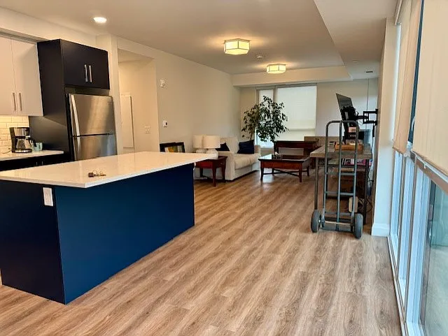 460 Columbia St W — Photo 106