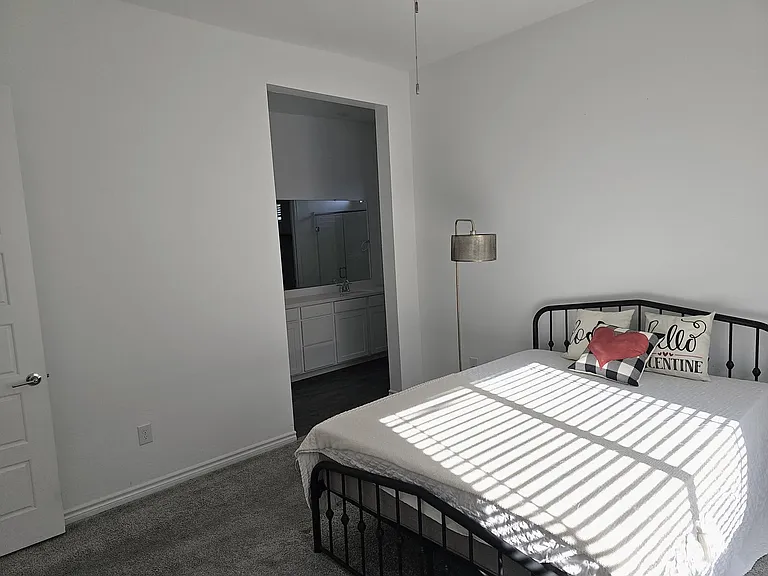 921 Mayfield Manor Ln — Photo 6
