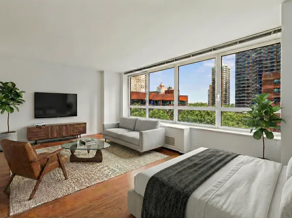 200 East 94th Street image 1 of 16