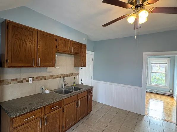 145 River Ave #3, Providence, RI 02908