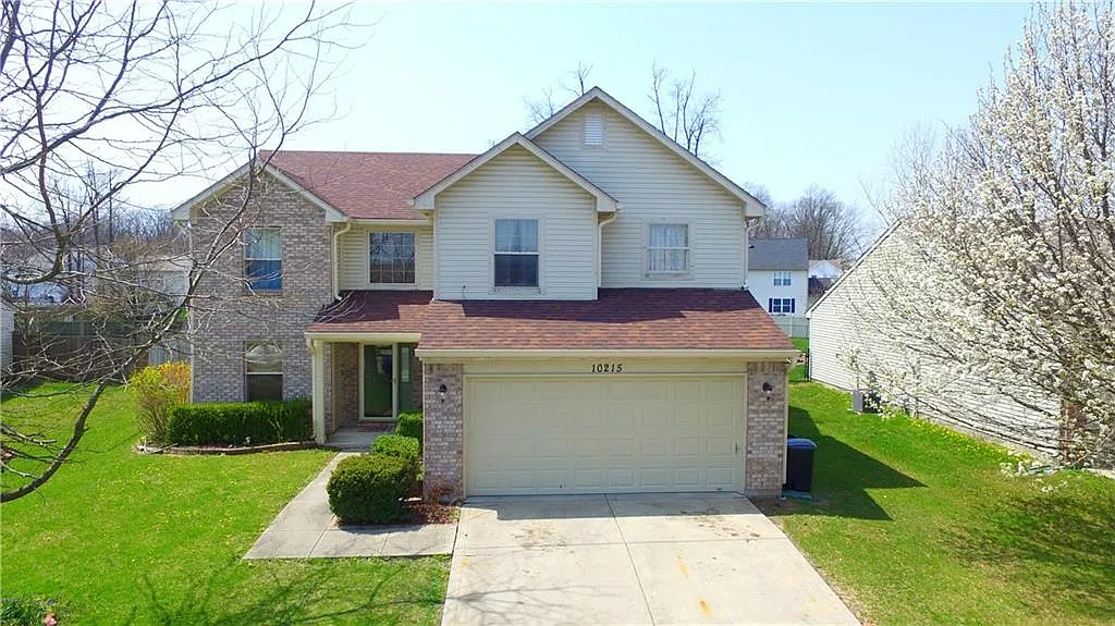 10215 Stillwell Dr photo 1