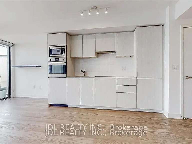 11 Wellesley St W #3401 — Photo 2